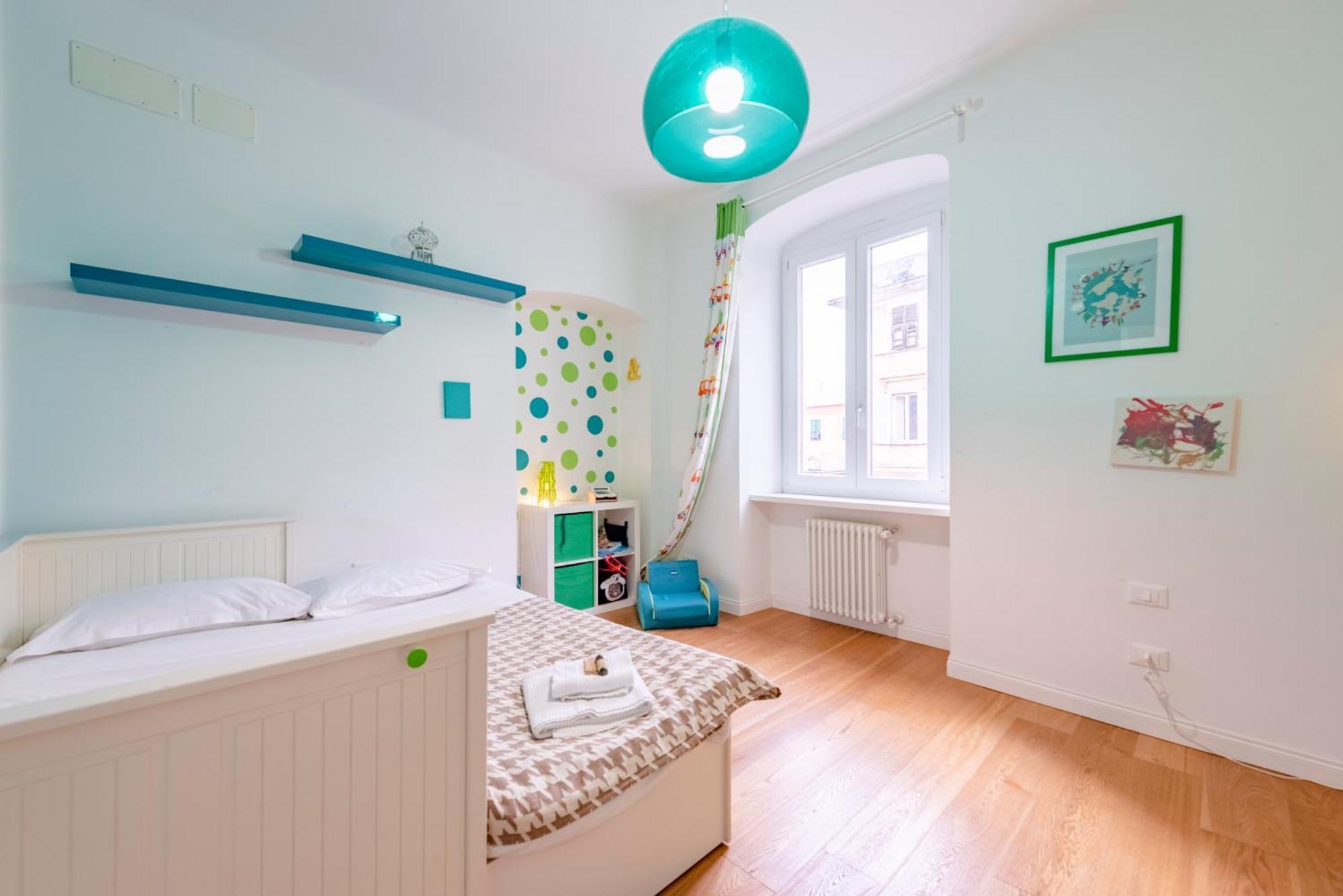 Joivy Family Friendly Apt For 6, Near Royal Palace Museum Генуя Экстерьер фото