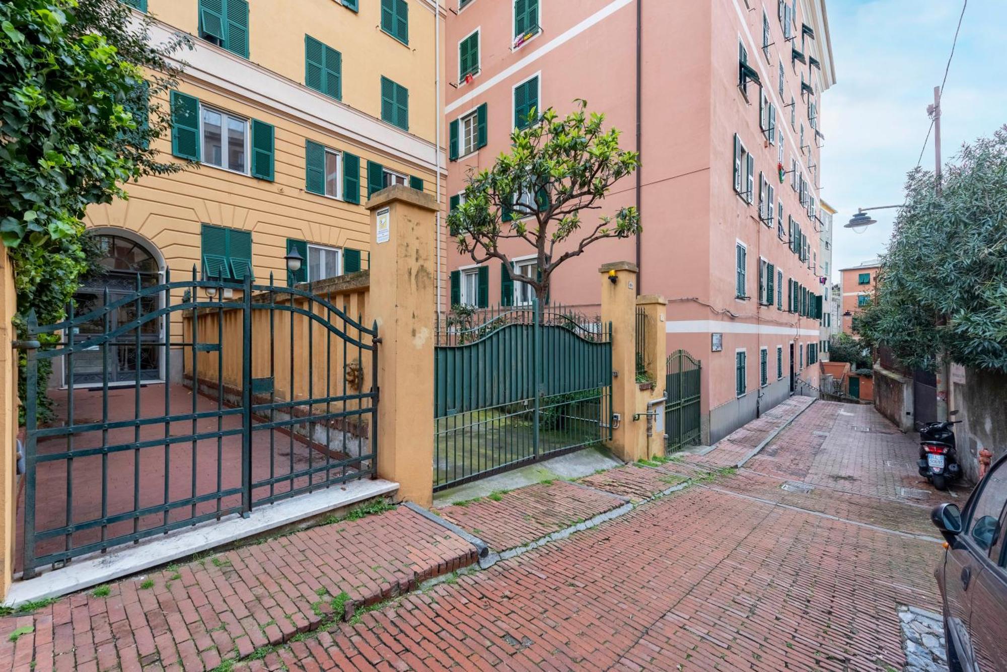Joivy Family Friendly Apt For 6, Near Royal Palace Museum Генуя Экстерьер фото